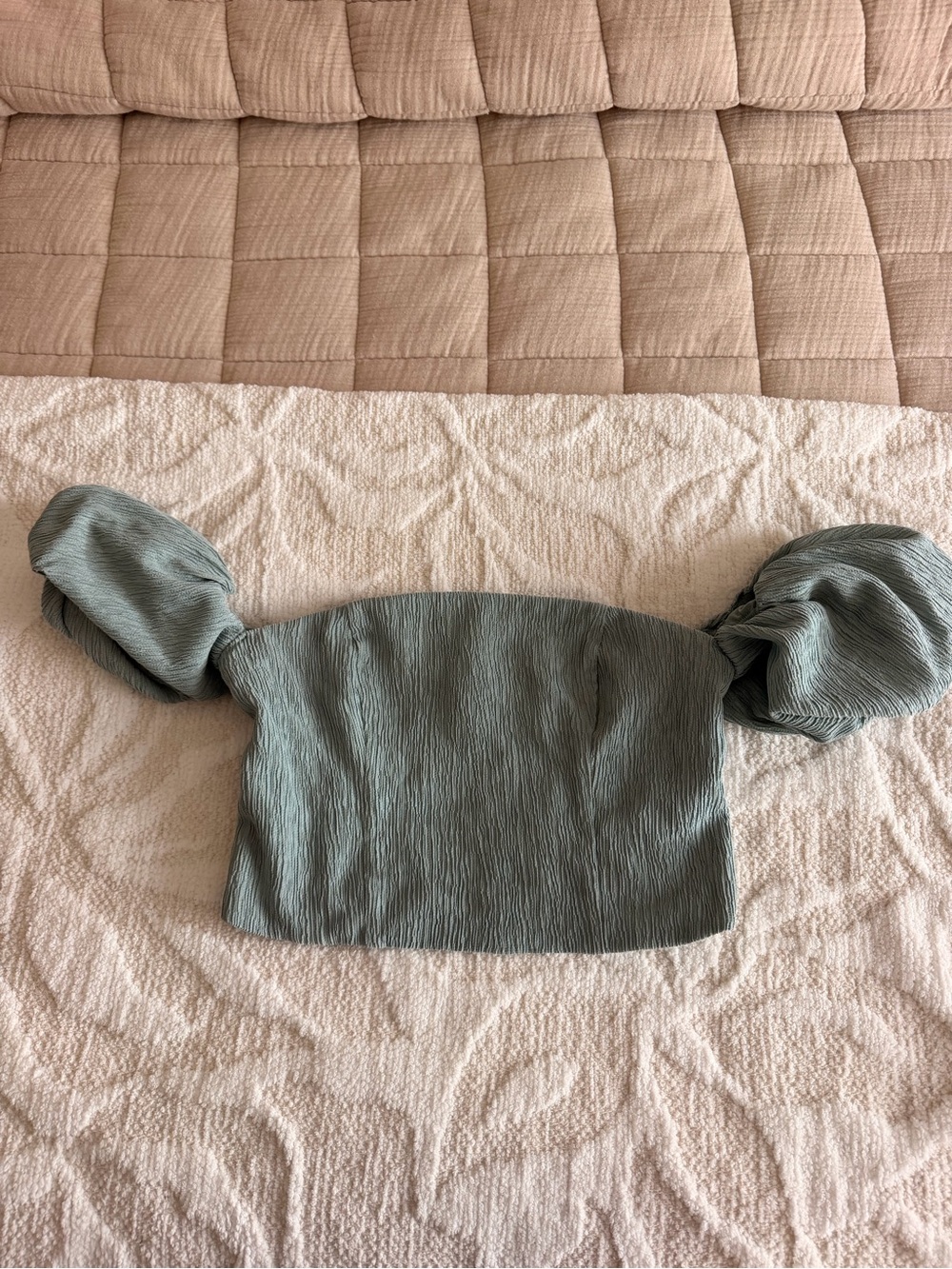 Abercrombie & Fitch Off-Shoulder Puff Sleeve Crop Top in Sage Green